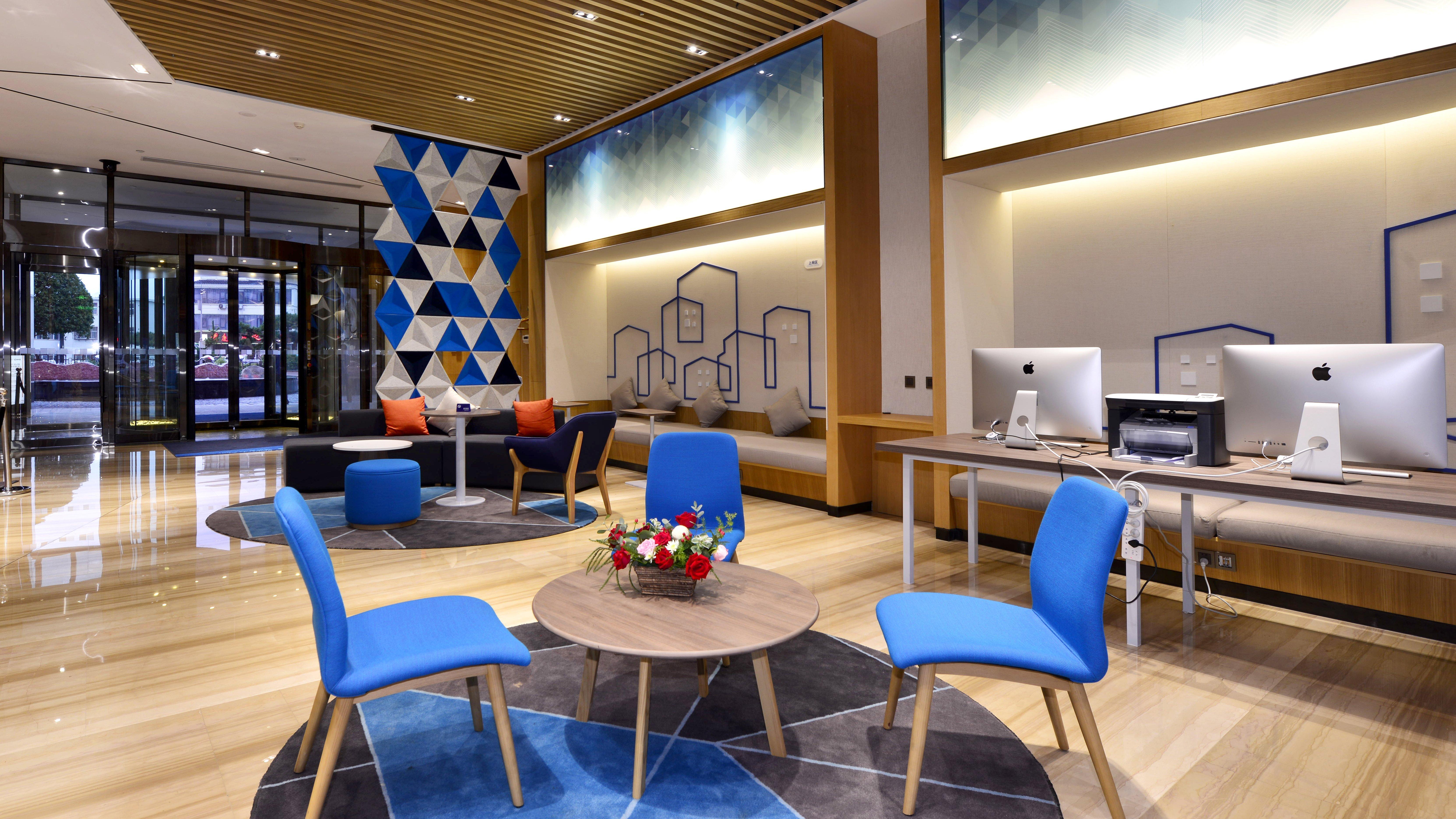 Holiday Inn Express Luanchuan By Ihg Eksteriør billede