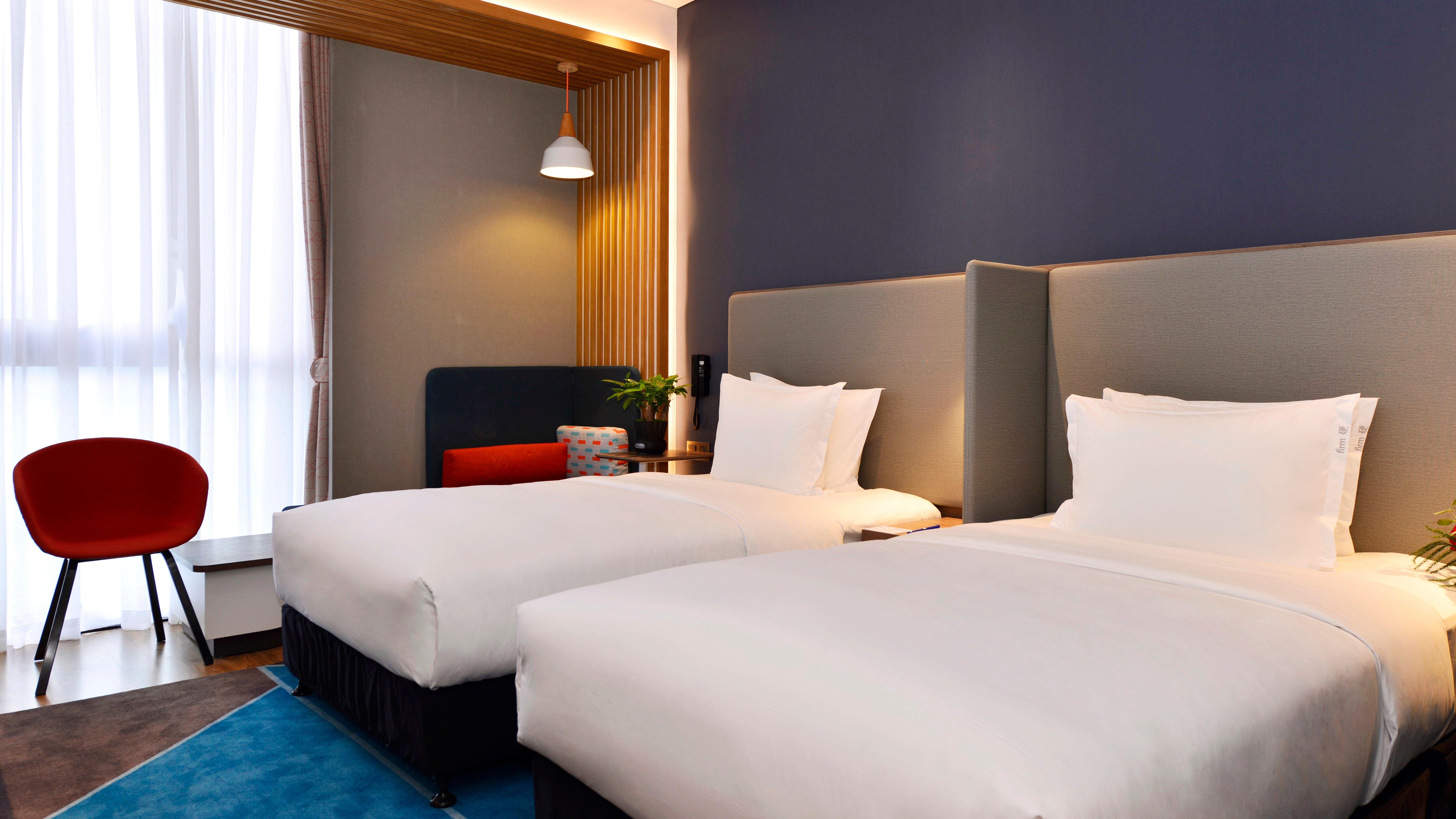 Holiday Inn Express Luanchuan By Ihg Eksteriør billede